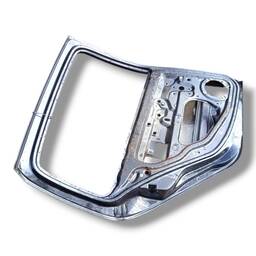 PORTA TRASEIRA ESQUERDA CLIO 2000 2001 A 2012 C/DETALHE