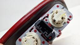 LANTERNA TRASEIRA DIREITA BMW  X5 2004 A 2006 (MALA)