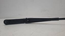 BRAÇO ESQUERDO LIMPADOR PARABRISA AUDI Q3 / RS Q3 2013/2019