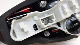 LANTERNA TRASEIRA ESQUERDA GOLF VARIANT 15/2018 MALA S/ LED