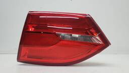 LANTERNA TRASEIRA DIREITA JETTA 2011 A 2014 (MALA) S/ LED