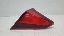 LANTERNA TRASEIRA DIREITA KICKS 2017 2018 A 2021 (MALA)