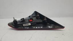 LANTERNA TRASEIRA DIREITA KICKS 2017 2018 A 2021 (MALA)