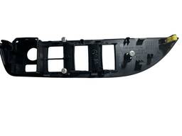 MOLDURA BOTÃO VIDRO DIANTEIRO ESQUERDO COROLLA CROSS 22 A 24