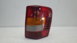 LANTERNA DIREITA GRAND CHEROKEE 1999 A 2004 COM DETALHE