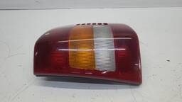 LANTERNA DIREITA GRAND CHEROKEE 1999 A 2004 COM DETALHE