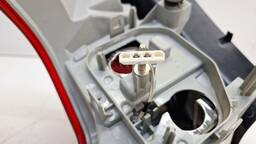 LANTERNA TRASEIRA DIREITA PEUGEOT 2008 2015 A 2022 (CANTO)