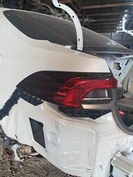 Lanterna Traseira Esquerda Corolla 2020/2025 (canto) S/ Led