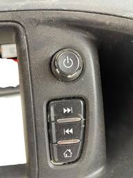 MOLDURA CENTRAL MULTIMÍDIA GM ONIX 2013 2019  (USADO)