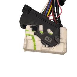 PLUG 4B INFERIOR CAIXA FUSÍVEL COROLLA CROSS XRE 2022