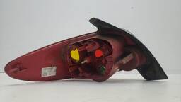 LANTERNA TRASEIRA DIREITA PEUGEOT 206 1999 2000 A 2004
