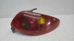 LANTERNA TRASEIRA DIREITA PEUGEOT 206 1999 2000 A 2004