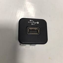 Entrada Usb Fiat Argo Cronos Jeep 21/24 735600659