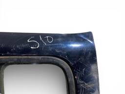 PORTA TRASEIRA ESQUERDA S10 2001 A 2010 DETALHE