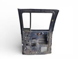 PORTA TRASEIRA ESQUERDA S10 2001 A 2010 DETALHE