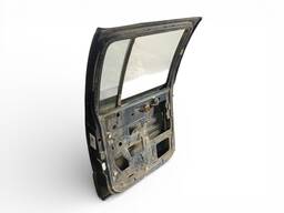 PORTA TRASEIRA ESQUERDA S10 2001 A 2010 DETALHE