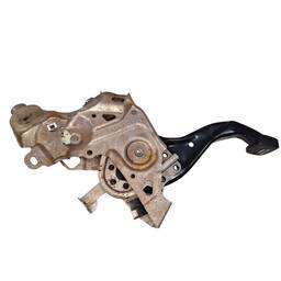 PEDAL FREIO ESTACIONAMENTO COROLLA CROSS XRE 2022