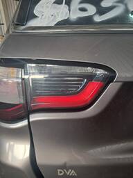 Lanterna Traseira Esquerda Jeep Compass 2017 a 2021 (mala)