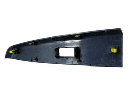 ACABAMENTO BOTÃO VIDRO LADO DIREITO HILUX 2012 A 2015