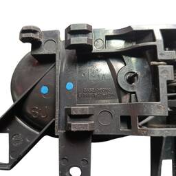 MAÇANETA EXT. PORTA TRASEIRA ESQUERDA MARCH VERSA 2012 A 202