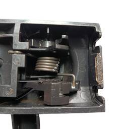 MAÇANETA EXT. PORTA TRASEIRA ESQUERDA MARCH VERSA 2012 A 202