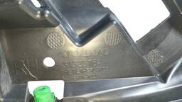 GUIA SUPORTE PARACHOQUE TRASEIRO DIREITO VOLVO XC60 14/2017