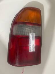 Lanterna Traseira Esquerda Tracker Vitara 2001 a 2011
