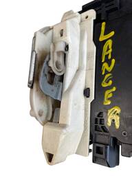 Fechadura Porta D. Dir Triton Dakar Lancer \17 outlander \13