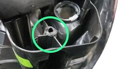 LANTERNA TRASEIRA ESQUERDA FIT 2009 2010 A 2014 COM DETALHE