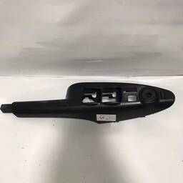 Moldura Vidro Esquerdo Hyundai Tucson 12/16 93570-2E315