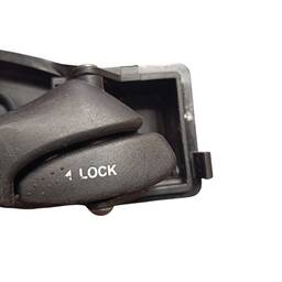 MAÇANETA EXT. DIANTEIRA DIREITA FOCUS 2014 A 2019 C/BOTÃO