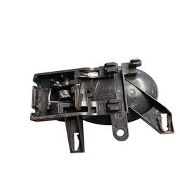 MAÇANETA EXT. PORTA TRASEIRA DIREITA VERSA 2021 2022 2023/..