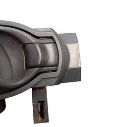 MAÇANETA EXT. PORTA TRASEIRA DIREITA VERSA 2021 2022 2023/..