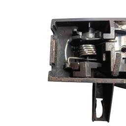 MAÇANETA EXT. PORTA TRASEIRA DIREITA VERSA 2021 2022 2023/..