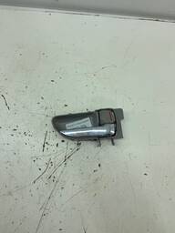 Maçaneta Interna Dianteira Esquerda Toyota Sienta 2003