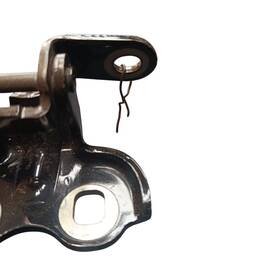 DOBRADIÇA INFERIOR PORTA TRASEIRA DIREITA PRISMA