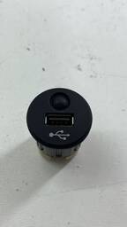 Entrada USB Nissan Frontier 2008 a 2016