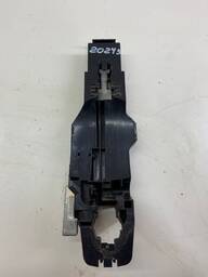SUPORTE MAÇANETA EXT. DIREITA VERSA 1.6 16V 2013 À 2019