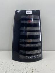 Lanterna Traseira Esquerda Toyota Sienta 2003 A 2006