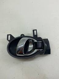 Maçaneta Int Dianteira/Traseira Esquerd Versa 2012 a 2019