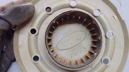 CALOTA CENTRAL RODA FORD FIESTA 96/00 DETALHE