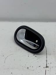 Maçaneta Int. Diant/Tras Esquerda Sandero Logan 2014 À 2019