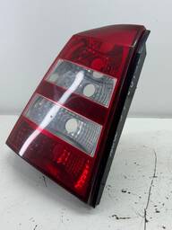 LANTERNA TRASEIRA ESQUERDA ASTRA SEDAN 2003 À 2012 