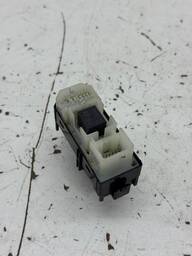 BOTÃO COMANDO VIDRO DIANTEIRO DIREIT TOYOTA SIENTA 2003/2015