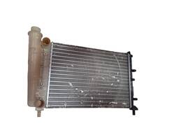 RADIADOR FIAT FIORINO / PREMIO / UNO 1.0 / 1.4 / 1.3 / 1.5 8