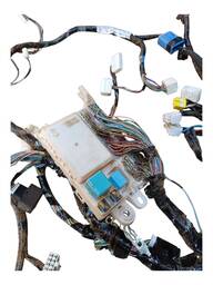 CHICOTE CAIXA FUSIVEL PAINEL TOYOTA HILUX SW4 2012 A 2015