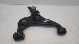 BANDEJA DIANTEIRA ESQUERDA INFERIOR HILUX SW4 2006 A 2015