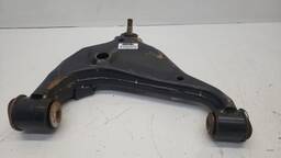 BANDEJA DIANTEIRA DIREITA INFERIOR HILUX SW4 2006 A 2015