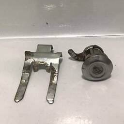 Cilindro Porta Malas Toyota Etios Hatch 2013 a 2018