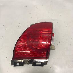 Lanterna Traseira Direita Peugeot 2008 2015 a 2022 (mala)
